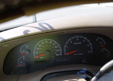 2000 Ford Expedition Eddie Bauer z USA, uszkodzony, nr VIN 1FMRU1764YLB09353